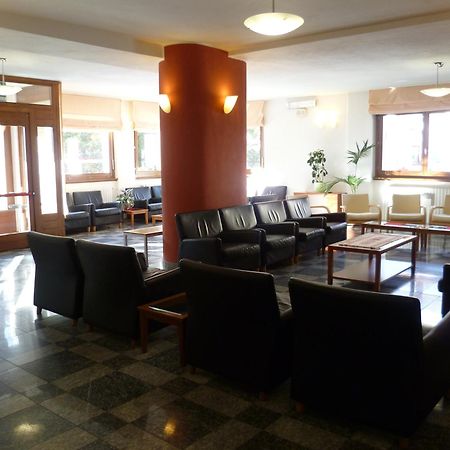 Hotel Derby Aprica Exteriör bild