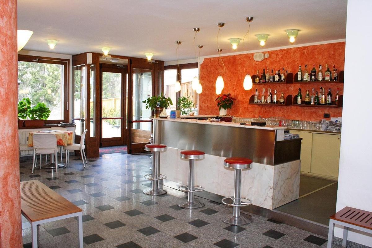 Hotel Derby Aprica Exteriör bild