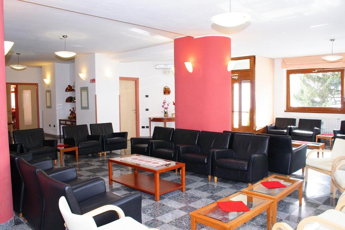 Hotel Derby Aprica Exteriör bild