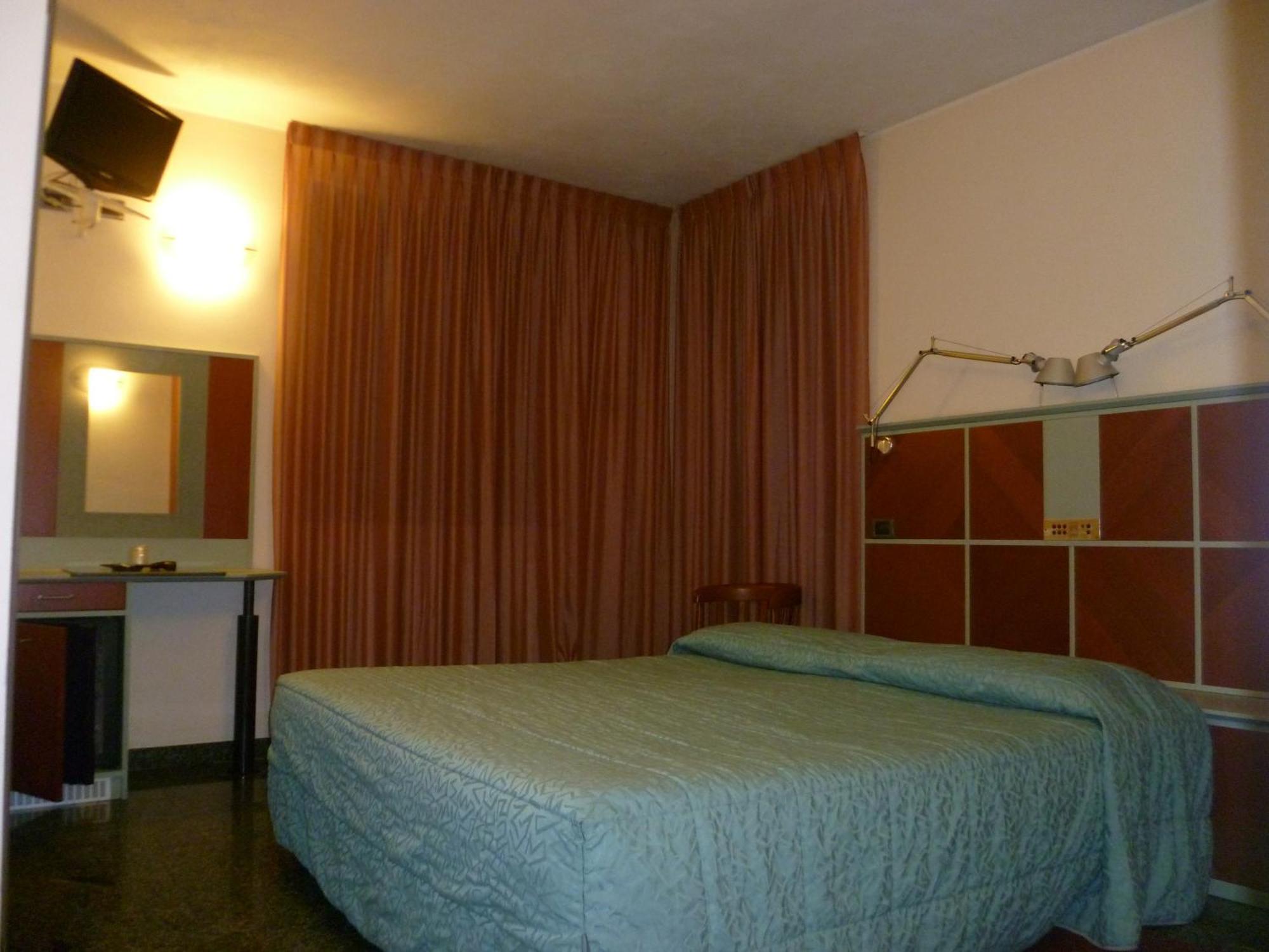 Hotel Derby Aprica Exteriör bild