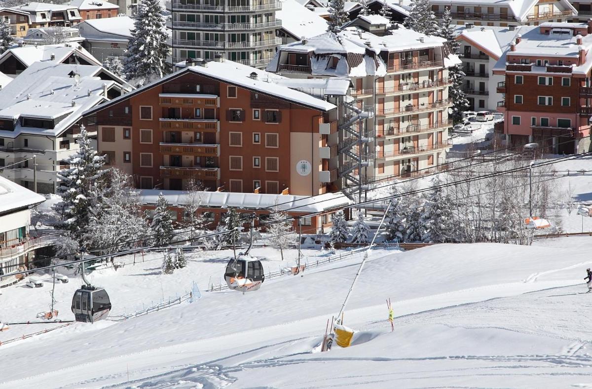 Hotel Derby Aprica Exteriör bild